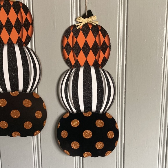 NWT 2- Beautiful Glittered Triple Stacked Wooden Pumpkin Decoration Signs - Picture 9 of 17
